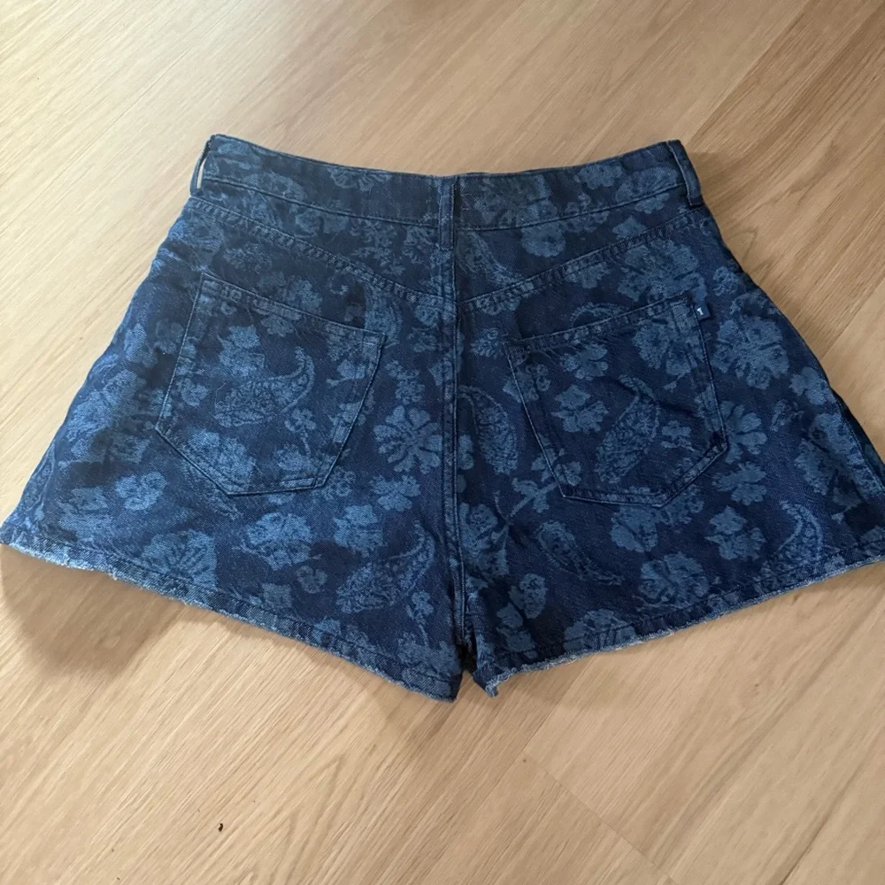 Anthropologie Blue Floral Denim Shorts - Picture 3 of 5